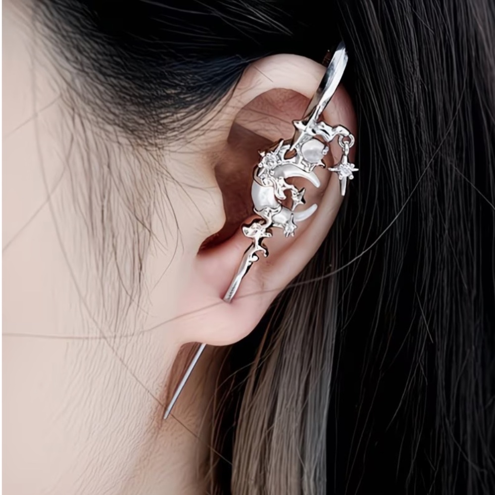 NEW Creative Star Moon  Geometric Ear Cuff